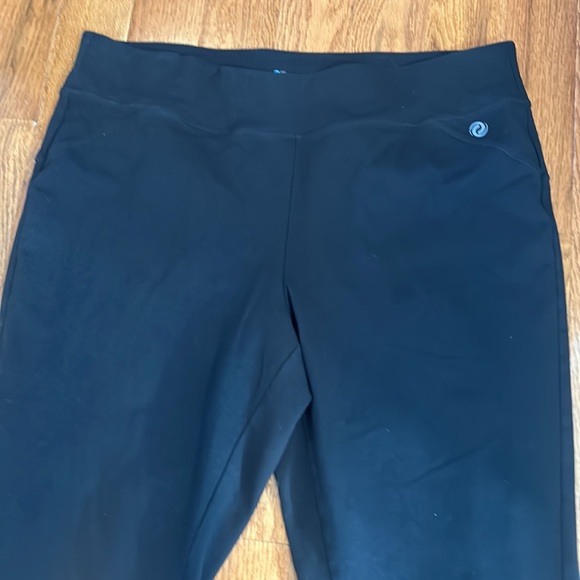 ACTIVE ZONE WORKOUT CAPRIS BLACK COTTON IN SIZE 1X - Picture 2 of 6